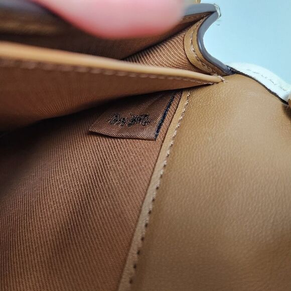 Coach Cream Quilted Leather Crossbody Bag with Gold Turnlock - Picture 3 of 13